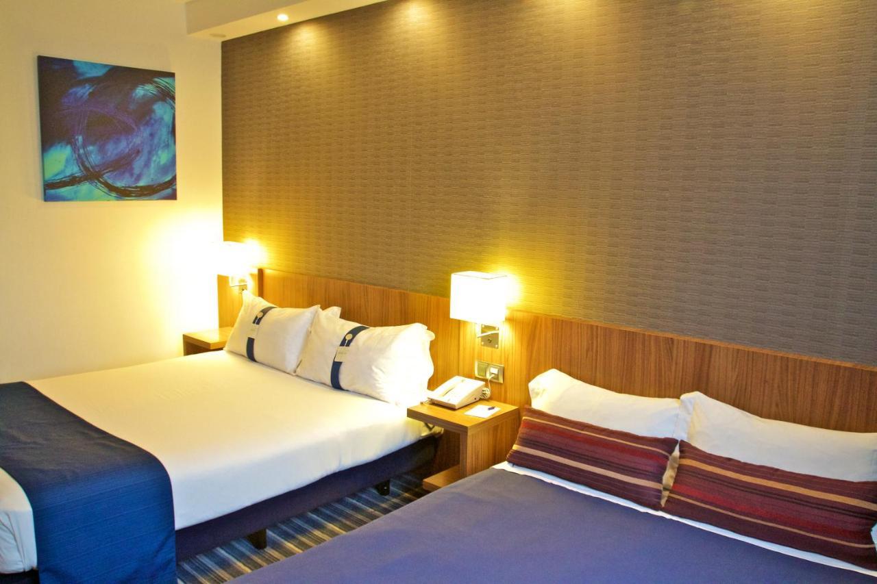 Holiday Inn Express Campo De Gibraltar-Barrios By Ihg Лос Бариос Екстериор снимка