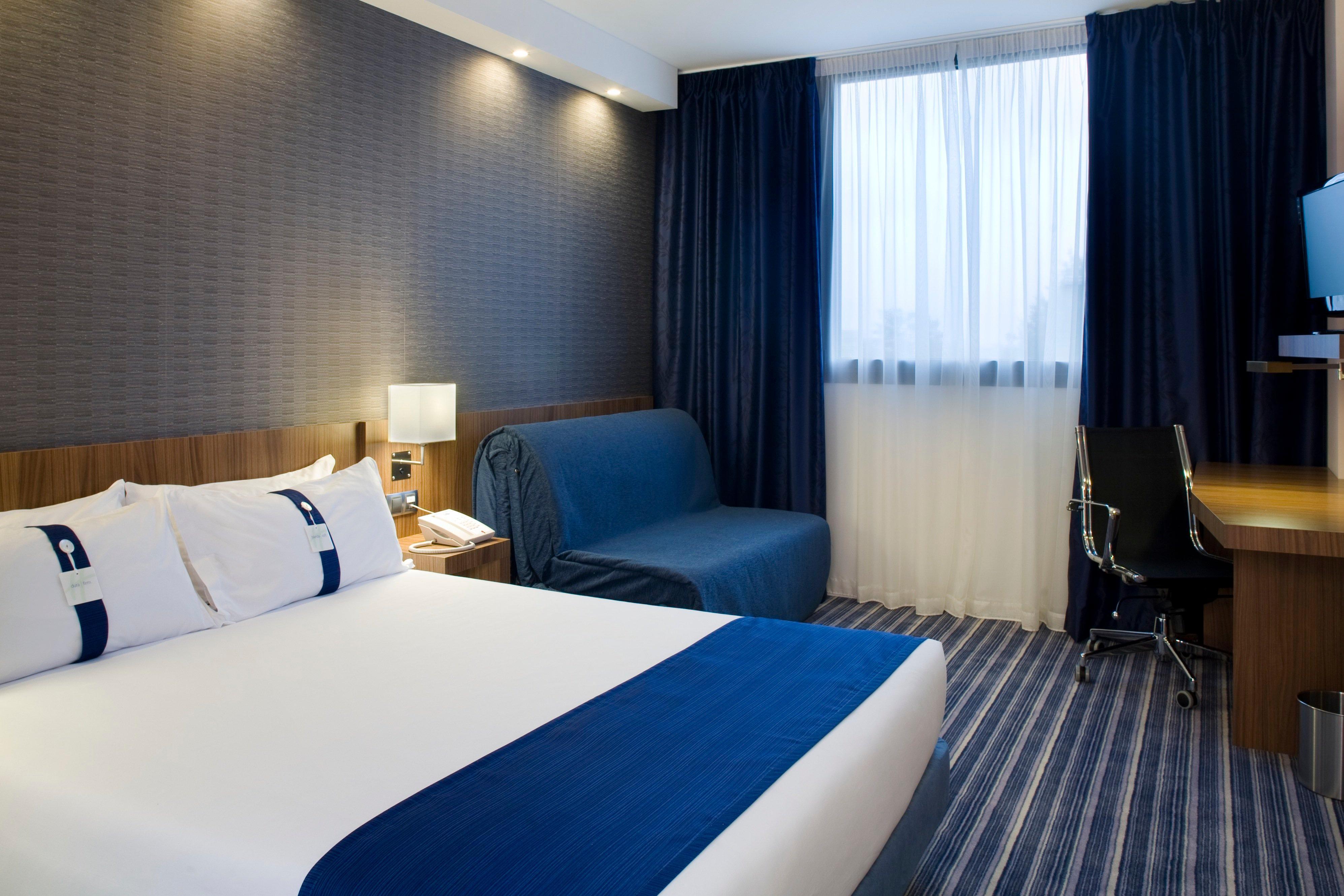 Holiday Inn Express Campo De Gibraltar-Barrios By Ihg Лос Бариос Екстериор снимка