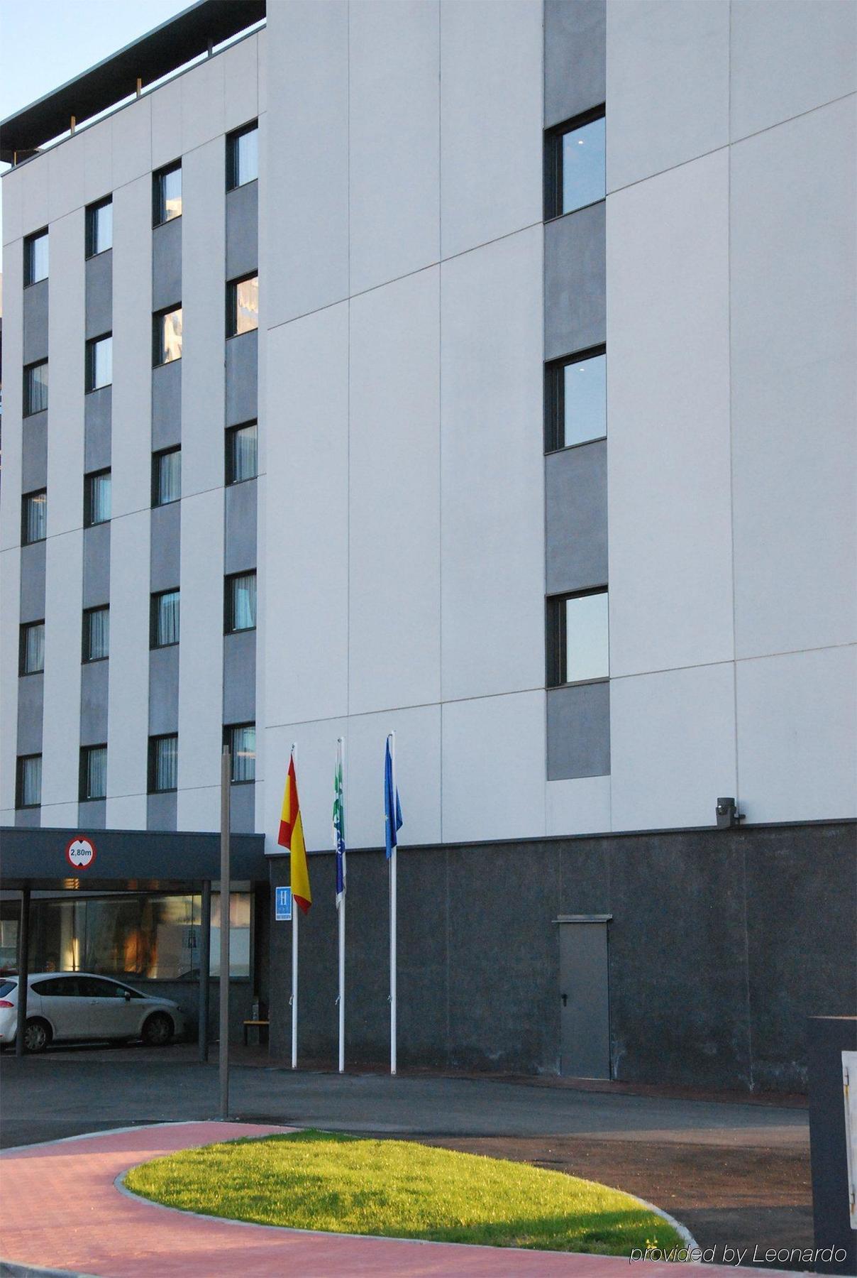 Holiday Inn Express Campo De Gibraltar-Barrios By Ihg Лос Бариос Екстериор снимка