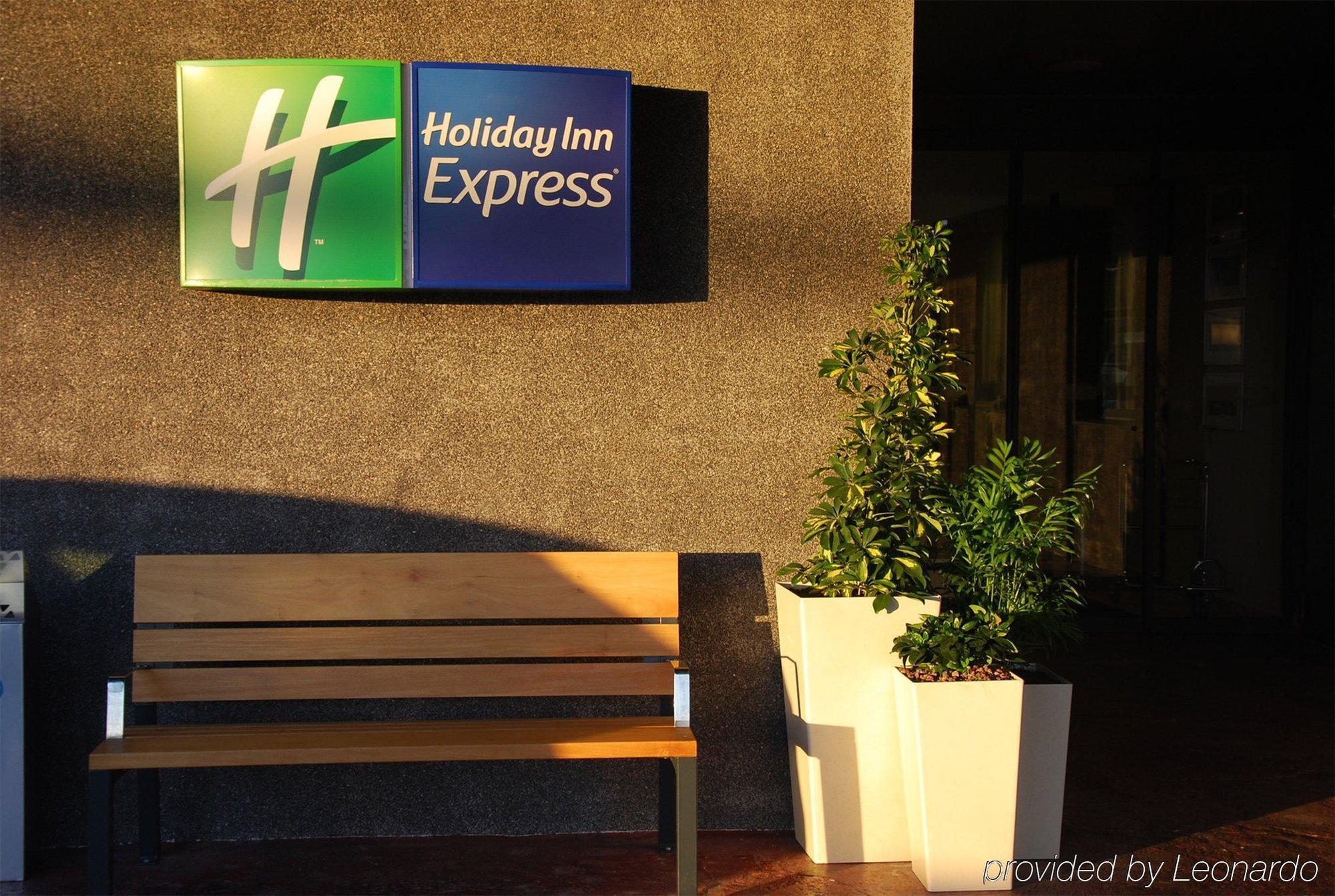 Holiday Inn Express Campo De Gibraltar-Barrios By Ihg Лос Бариос Екстериор снимка