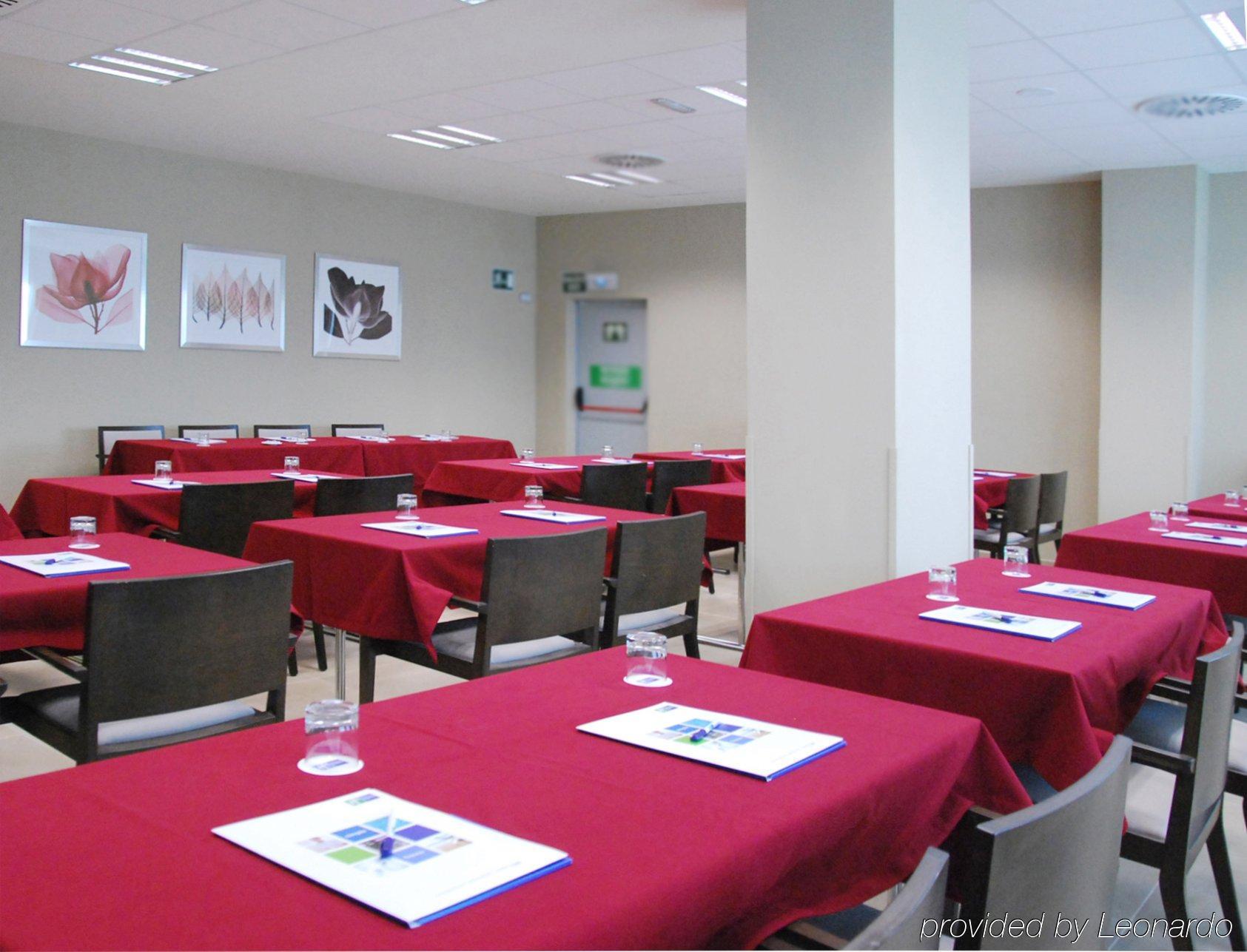 Holiday Inn Express Campo De Gibraltar-Barrios By Ihg Лос Бариос Бизнес снимка