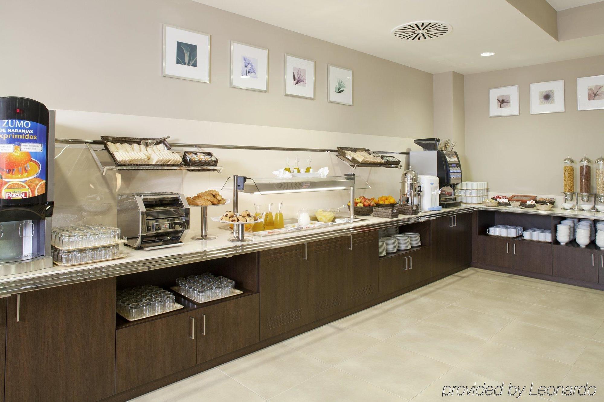 Holiday Inn Express Campo De Gibraltar-Barrios By Ihg Лос Бариос Ресторант снимка