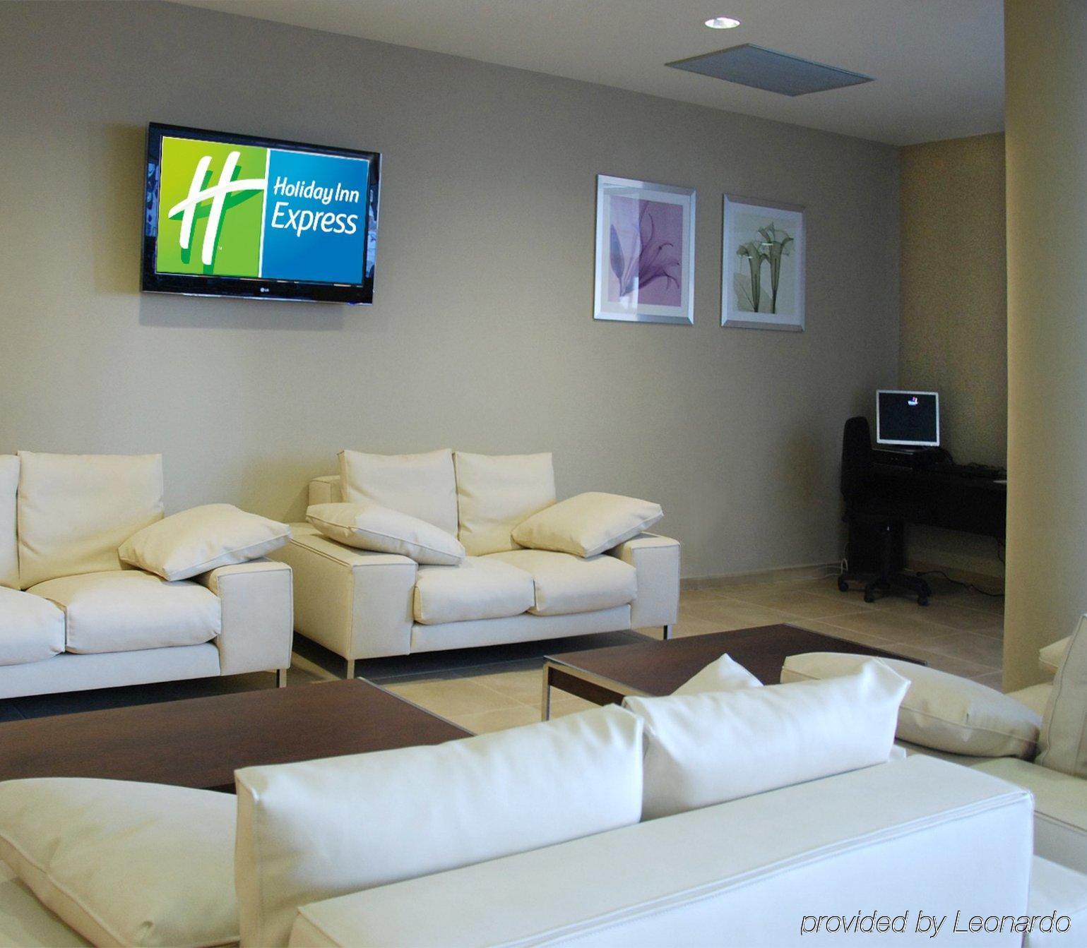 Holiday Inn Express Campo De Gibraltar-Barrios By Ihg Лос Бариос Интериор снимка